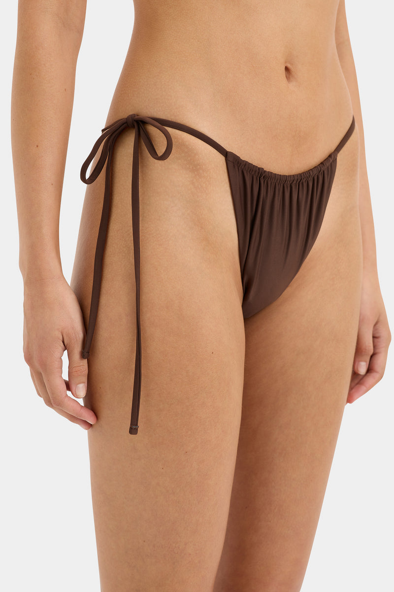 SIR the label Jeanne String Brief CHOCOLATE