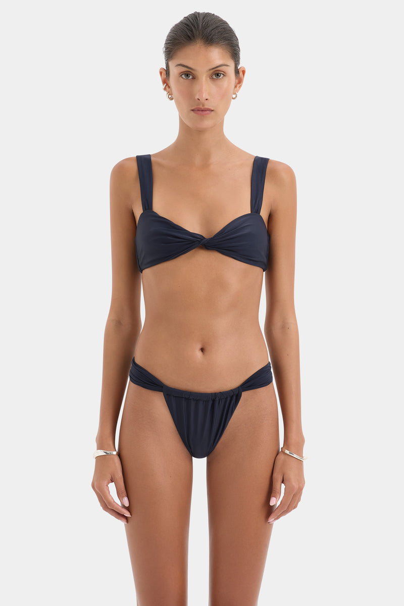 Hilde Twist Top