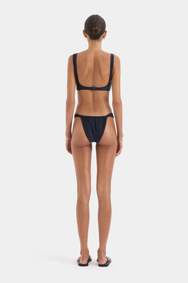 Hilde Twist Top
