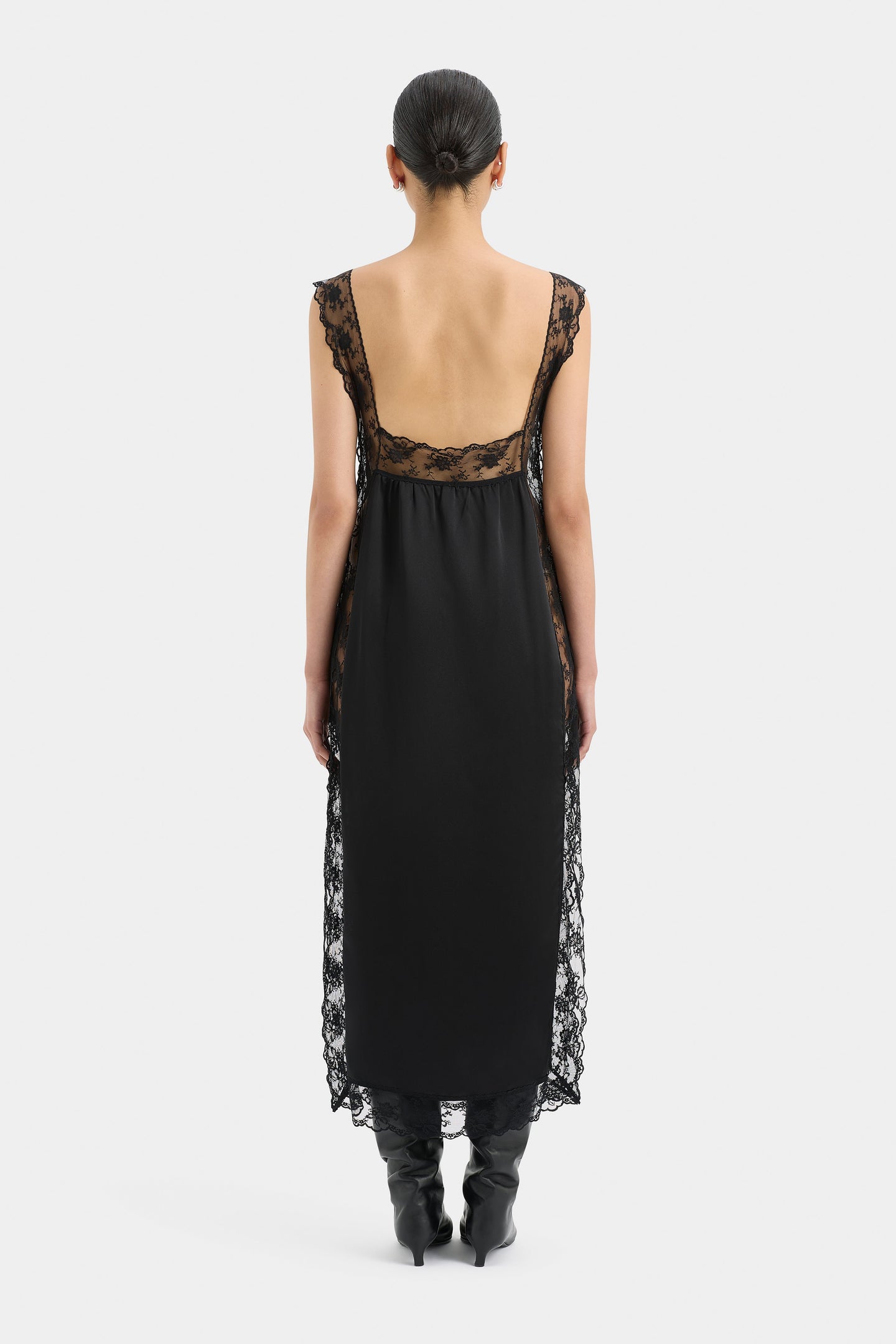 SIR the label Aries Square Neck Lace Slip BLACK