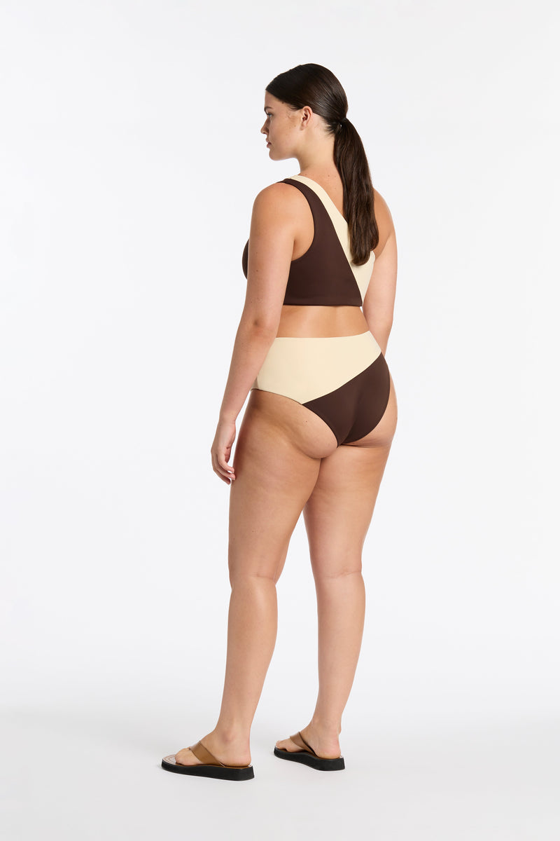 SIR the label Jeanne Asymmetrical Top BUTTER / CHOCOLATE